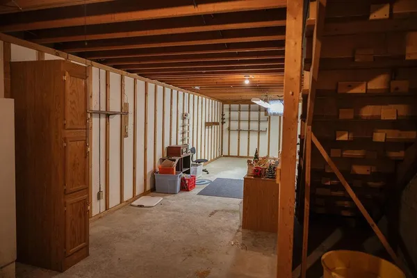 $170,000 | 525 North Hood Street, Blue Earth, MN 56013