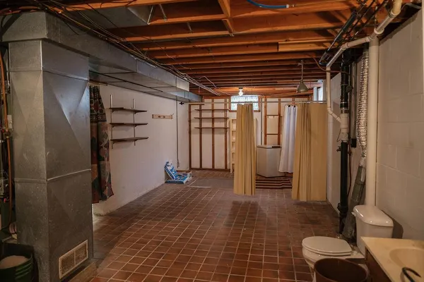 $170,000 | 525 North Hood Street, Blue Earth, MN 56013