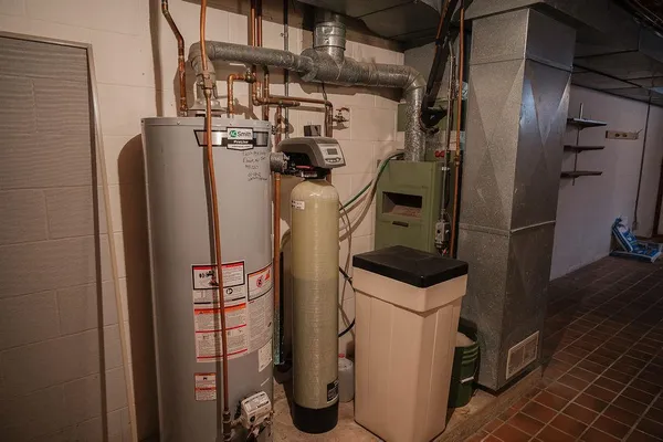 $170,000 | 525 North Hood Street, Blue Earth, MN 56013