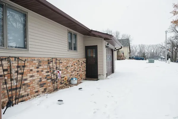 $170,000 | 525 North Hood Street, Blue Earth, MN 56013