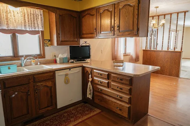 $225,000 | 525 North Hood Street, Blue Earth, MN 56013