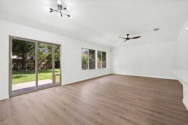 $2,500 | 8104 Luckenwald Cove, Round Rock, TX 78681