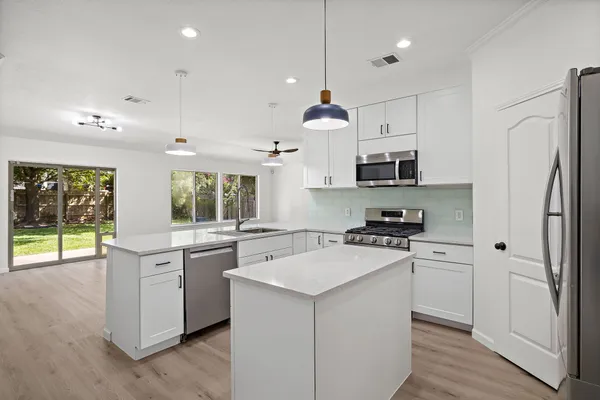 $2,500 | 8104 Luckenwald Cove, Round Rock, TX 78681