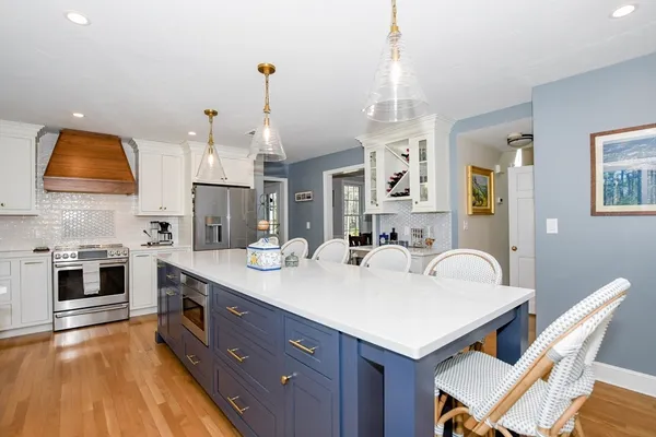 $1,285,000 | 34 Pine Hill Lane, Marion, MA 02738