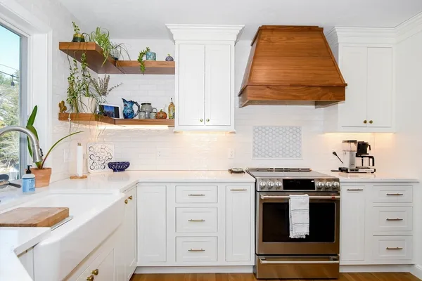 $1,285,000 | 34 Pine Hill Lane, Marion, MA 02738