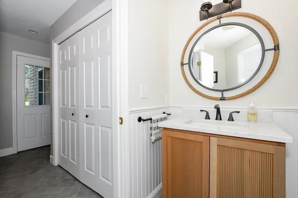 $1,285,000 | 34 Pine Hill Lane, Marion, MA 02738