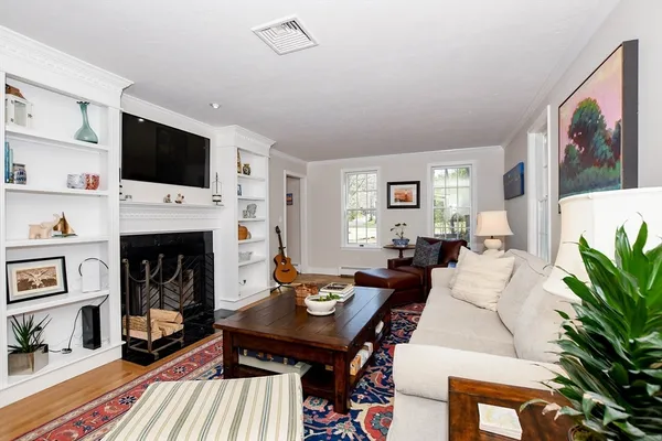 $1,285,000 | 34 Pine Hill Lane, Marion, MA 02738