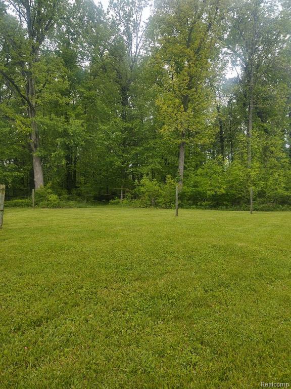 6268 Hazard Road Fenton, MI 48430 - Photo 17 of 51
