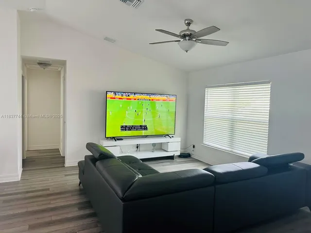 $2,100 | 2524 Northeast 5th Avenue, Cape Coral, FL 33909