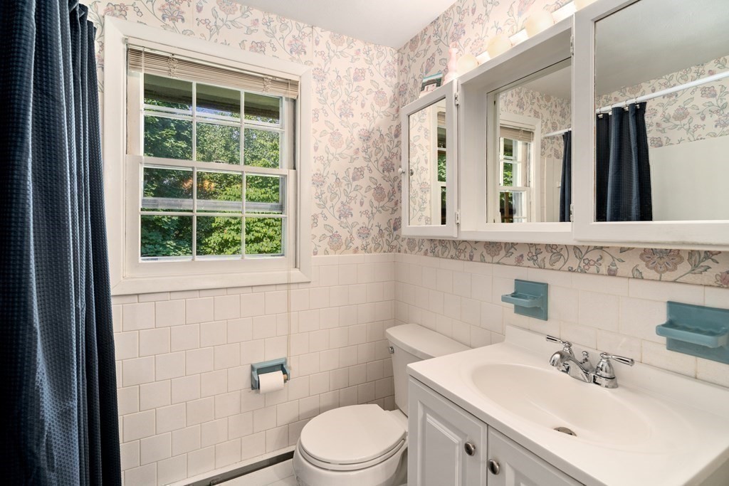 12 Pontiac Road Peabody, MA 01960 - Photo 19 of 26 Gallery Image 19