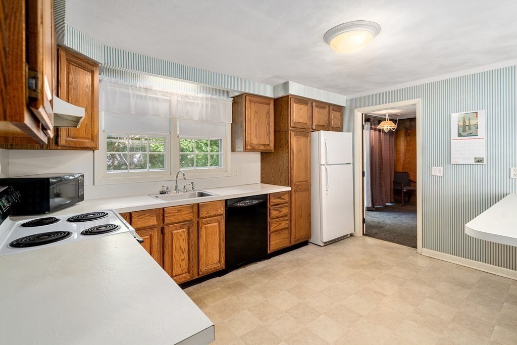 12 Pontiac Road Peabody, MA 01960 - Photo 7 of 26 Gallery Image 7
