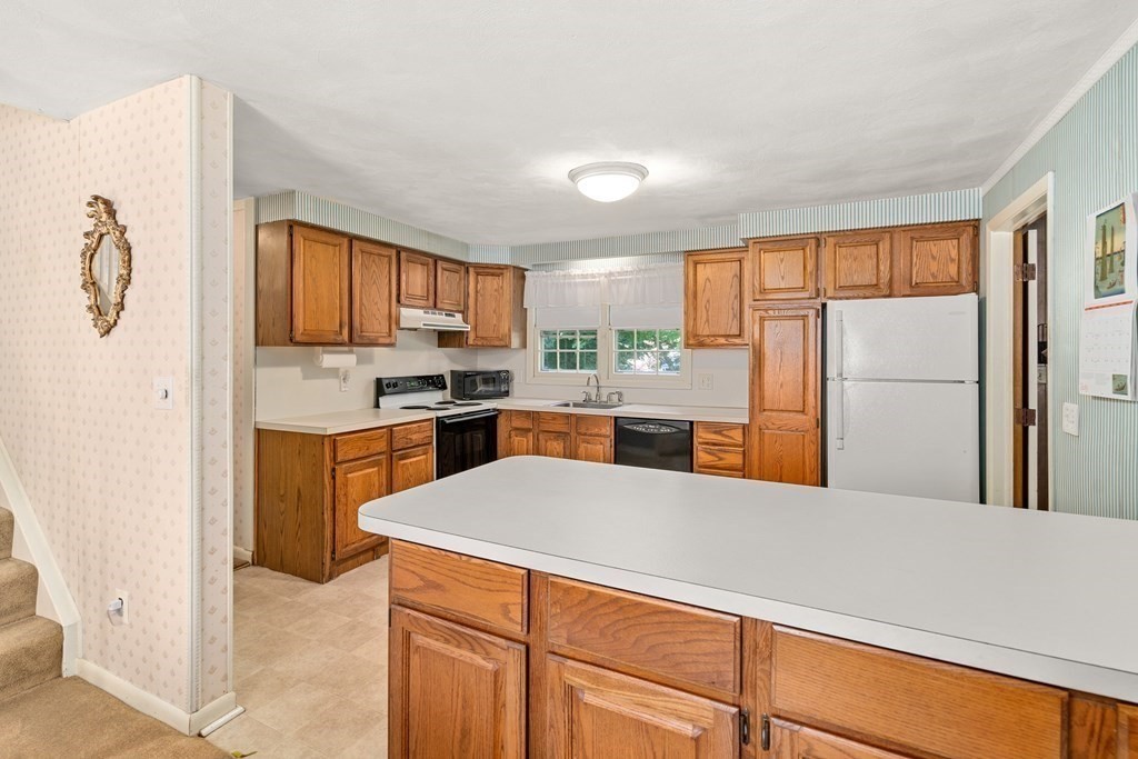 12 Pontiac Road Peabody, MA 01960 - Photo 8 of 26 Gallery Image 8