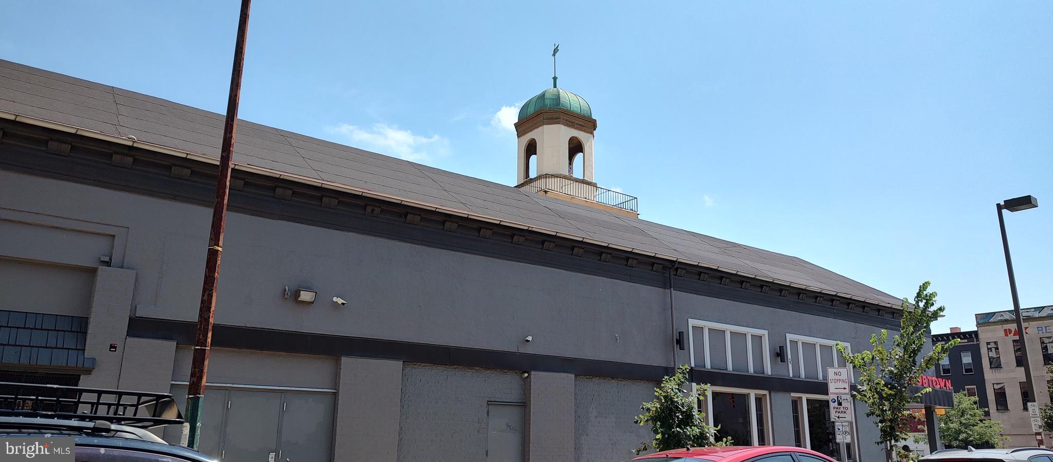 2019 Barclay Street Baltimore, MD 21218 - Photo 33 of 39 a vase of flowers sitting on a table