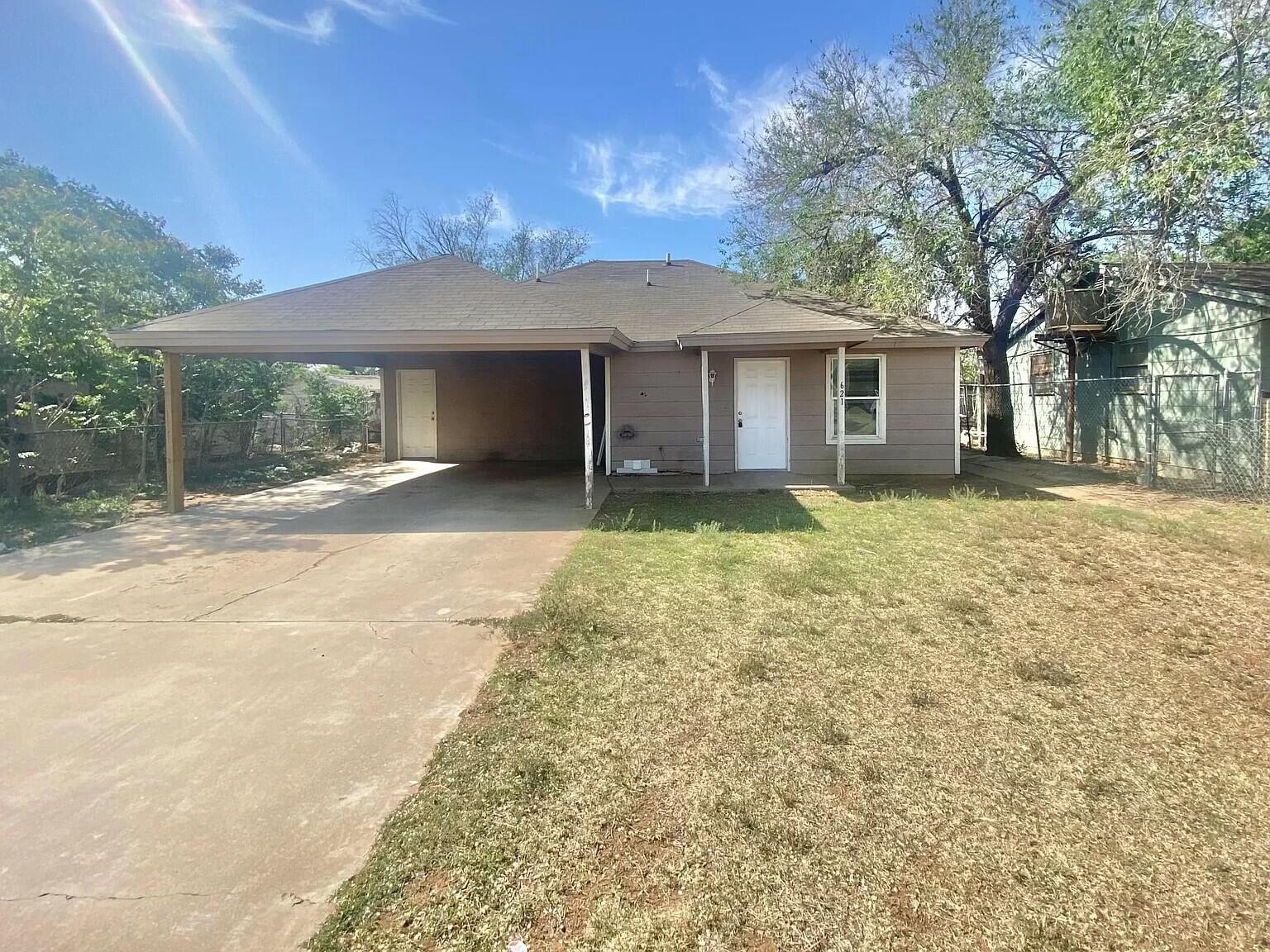 3 St Lubbock Tx 79415 Lubbock, TX 79415 - Photo 11 of 44 a house with yard in front of it
