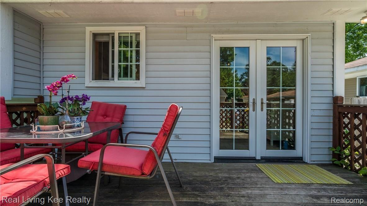 4792 Norway Road Waterford, MI 48328 - Photo 25 of 30 Exteriors (7 of 11).jpg