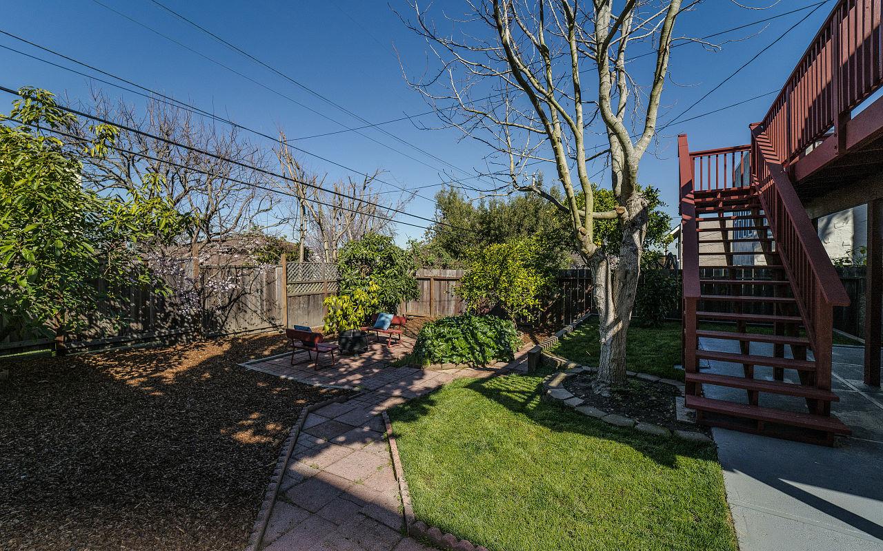 254 Hillcrest Boulevard Millbrae, CA 94030 - Photo 35 of 45 a backyard of a house with lots of green space
