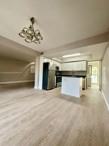 $2,000 | 622 Southwest 1st Street, Unit 622, Boynton Beach, FL 33435