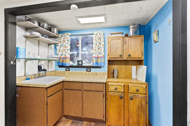 $5,600 | 200 Motel Dr., Alvin, TX 77511