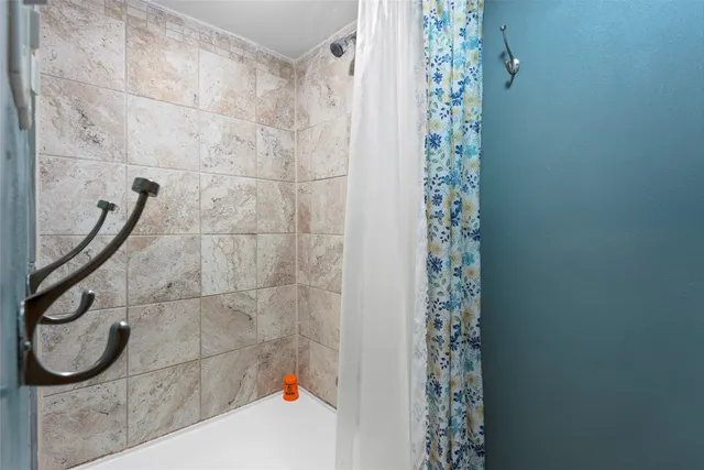 $5,600 | 200 Motel Dr., Alvin, TX 77511