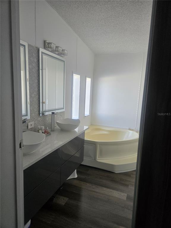 4314 Lane Road Zephyrhills, FL 33541 - Photo 8 of 30 Gallery Image 8