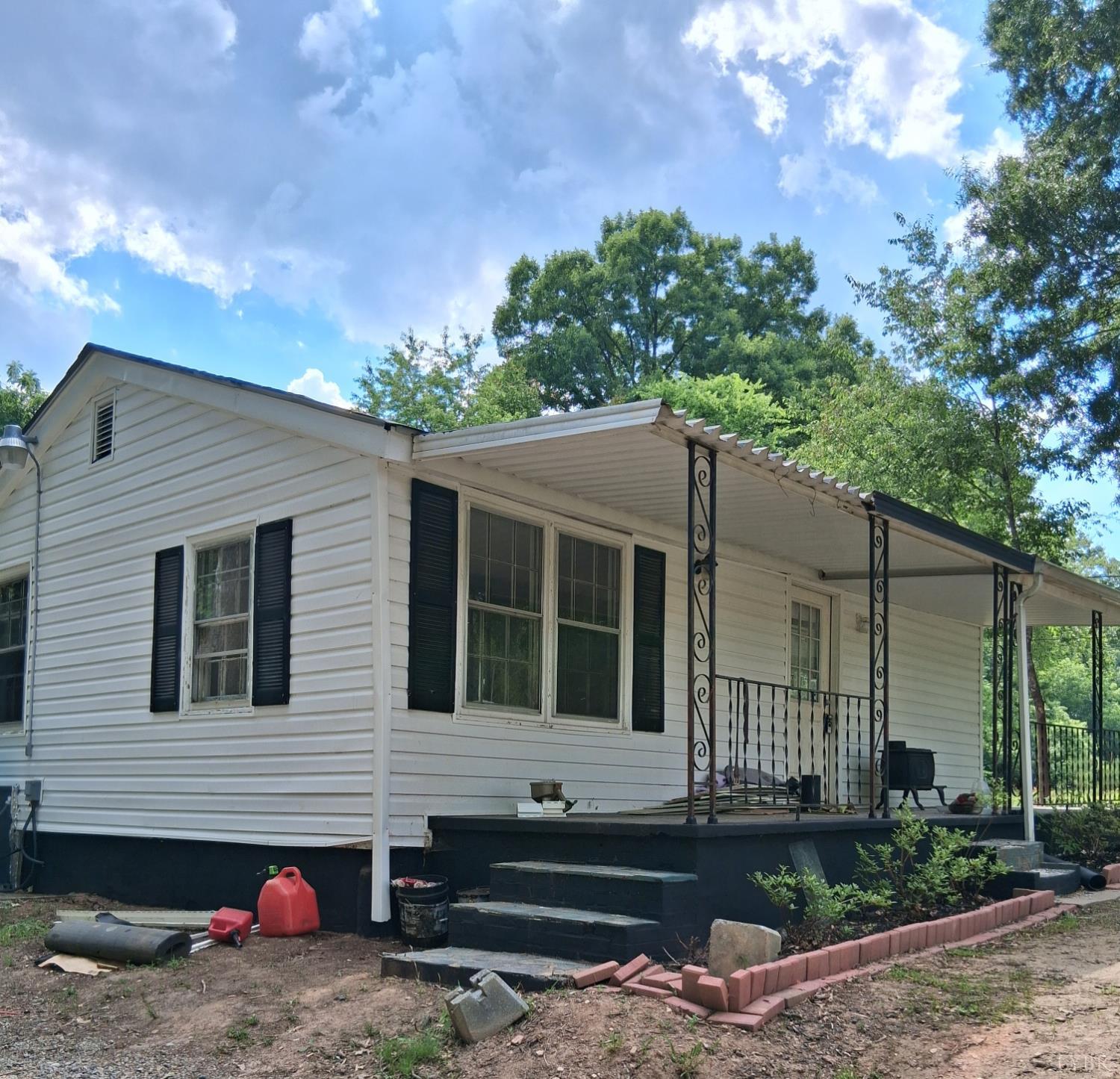 128 Davis Road Chatham, VA 24531 - Photo 1 of 22 Gallery Image 1