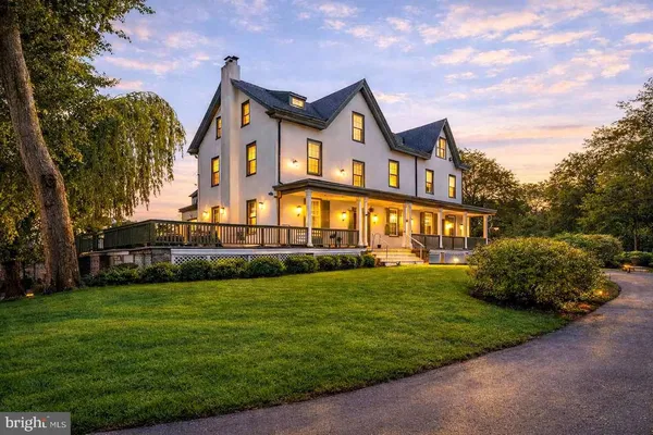 $1,395,000 | 34 1/2 Mary Jane Lane, Newtown Square, PA 19073