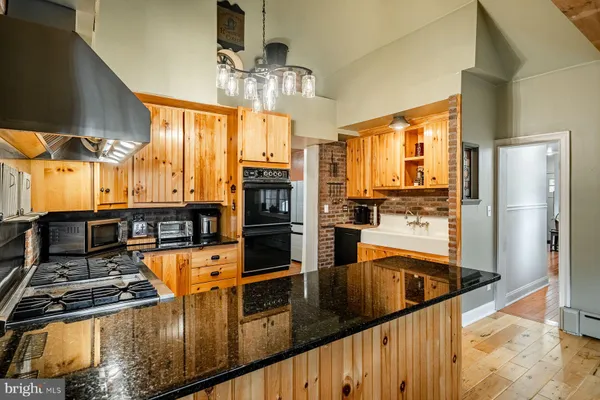 $1,395,000 | 34 1/2 Mary Jane Lane, Newtown Square, PA 19073