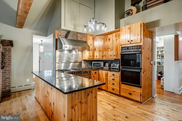 $1,395,000 | 34 1/2 Mary Jane Lane, Newtown Square, PA 19073