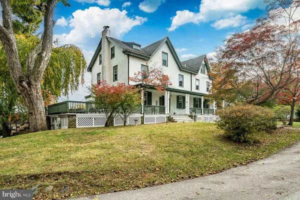 $1,395,000 | 34 1/2 Mary Jane Lane, Newtown Square, PA 19073