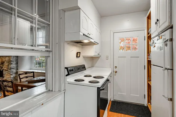 $1,395,000 | 34 1/2 Mary Jane Lane, Newtown Square, PA 19073