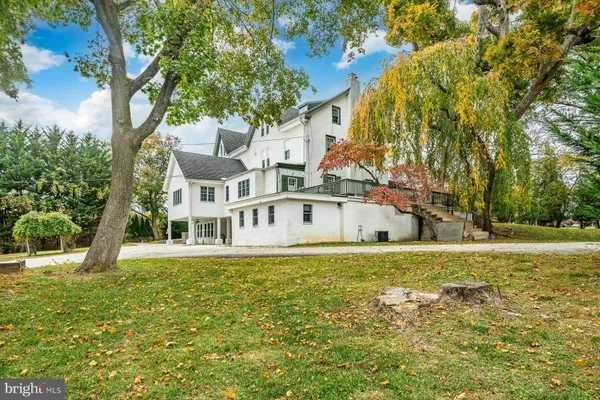 $1,395,000 | 34 1/2 Mary Jane Lane, Newtown Square, PA 19073