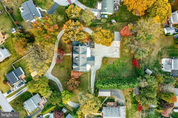 $1,395,000 | 34 1/2 Mary Jane Lane, Newtown Square, PA 19073