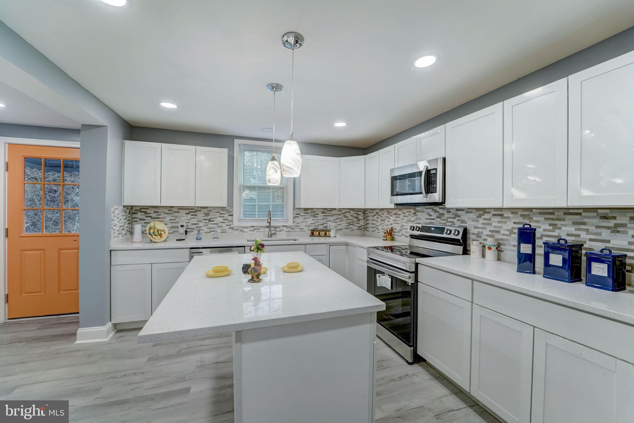 827 Warren Road Cockeysville, MD 21030 - Photo 3 of 23 Kitchen