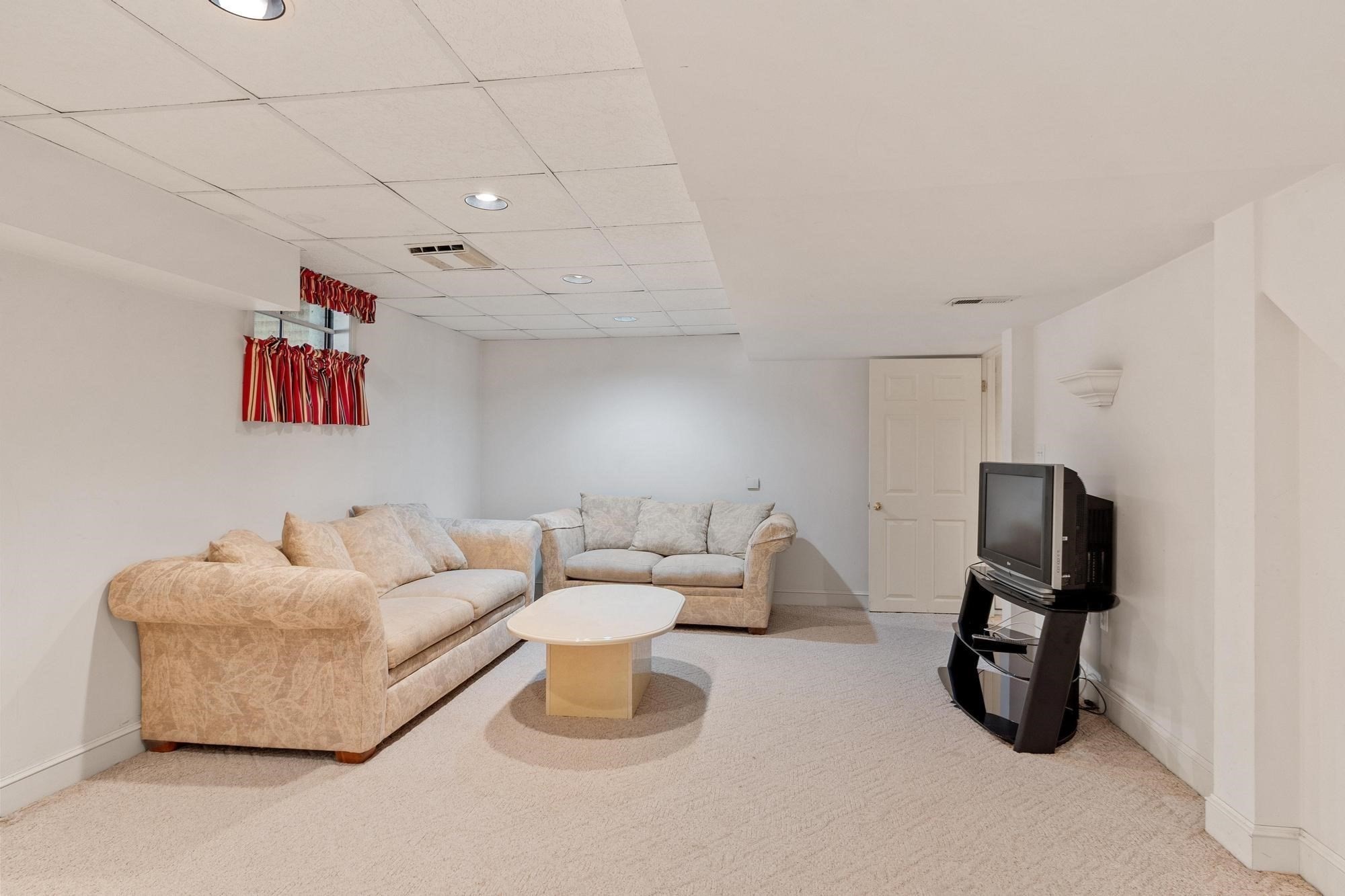 282 Blue Ridge Road North Andover, MA 01845 - Photo 32 of 42 Gallery Image 32
