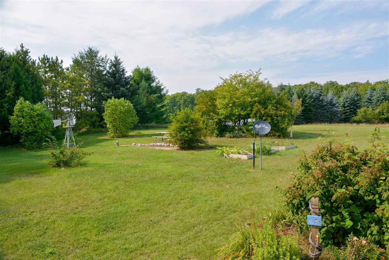 12246 South Newman Road Maple City, MI 49664 - Photo 10 of 40 1892311-9.JPG