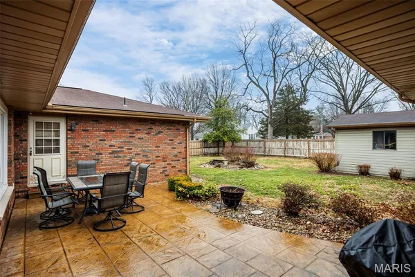 $277,500 | 426 North Franklin Street, Staunton, IL 62088
