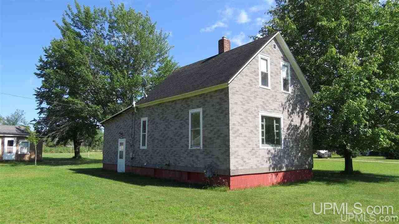 6676 M Road Escanaba, MI 49829 - Photo 2 of 21