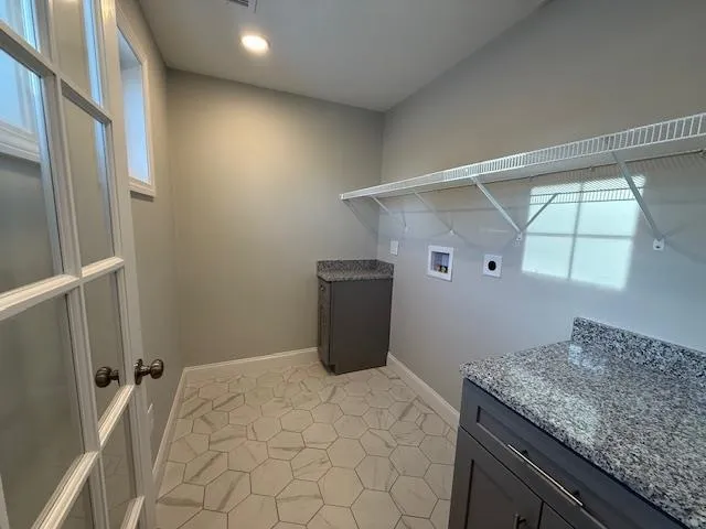 $899,900 | 15 Nash Lane, Epsom, NH 03234