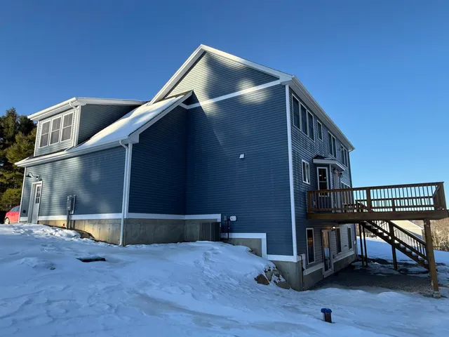 $899,900 | 15 Nash Lane, Epsom, NH 03234