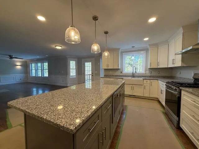 $899,900 | 15 Nash Lane, Epsom, NH 03234