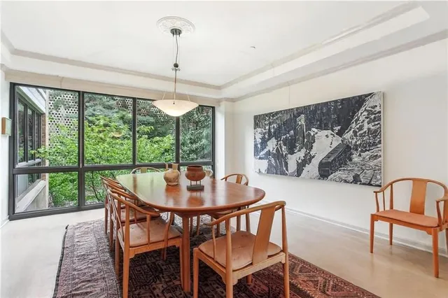 $750,000 | 433 Ward Parkway, Unit 1S, Kansas City, MO 64112