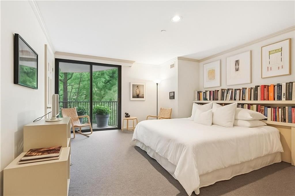 433 Ward Parkway, Unit 1S Kansas City, MO 64112 - Photo 19 of 31