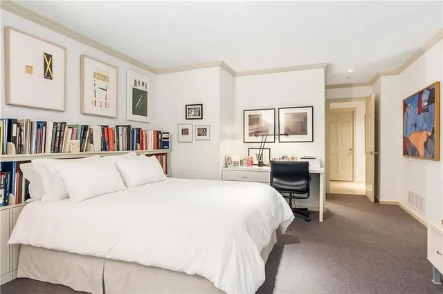 $750,000 | 433 Ward Parkway, Unit 1S, Kansas City, MO 64112