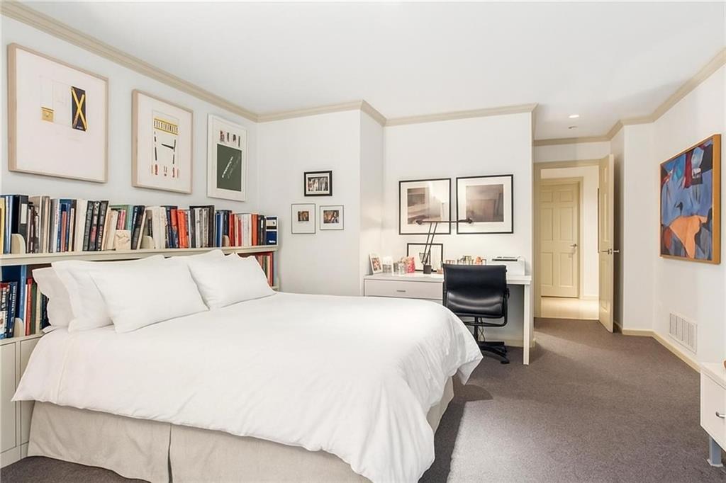 433 Ward Parkway, Unit 1S Kansas City, MO 64112 - Photo 20 of 31