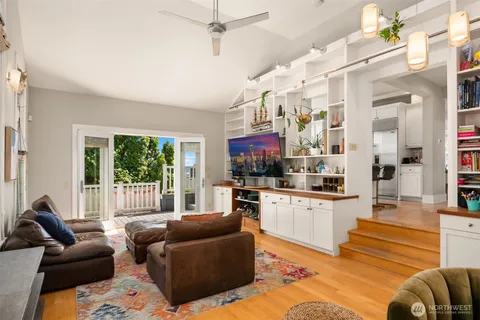 $2,900,000 | 1012 2nd Avenue West, Seattle, WA 98119