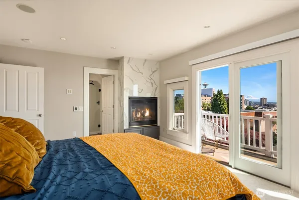 $2,900,000 | 1012 2nd Avenue West, Seattle, WA 98119