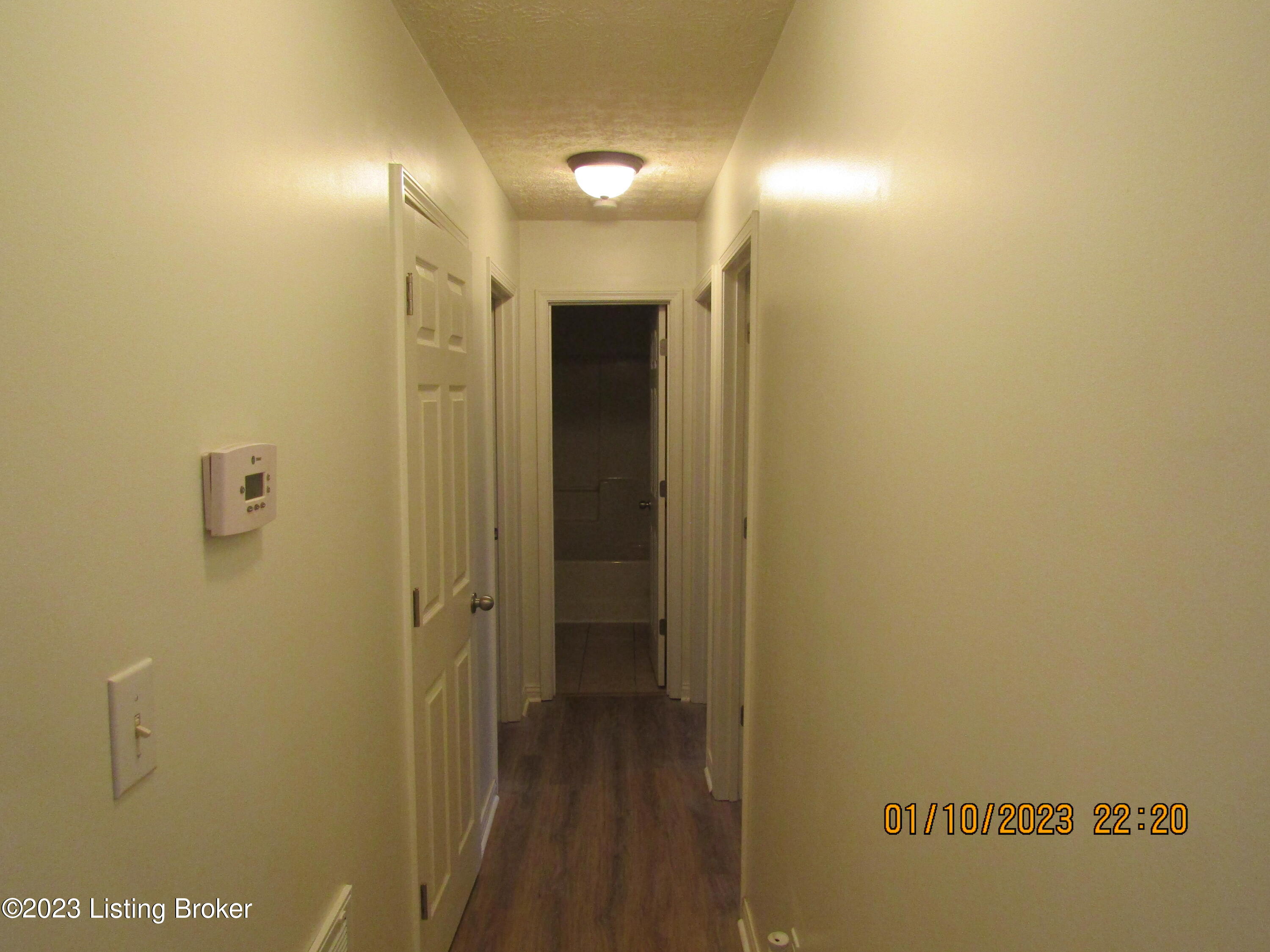 9823 Brooks Bend Road Louisville, KY 40258 - Photo 10 of 23 IMG_2817
