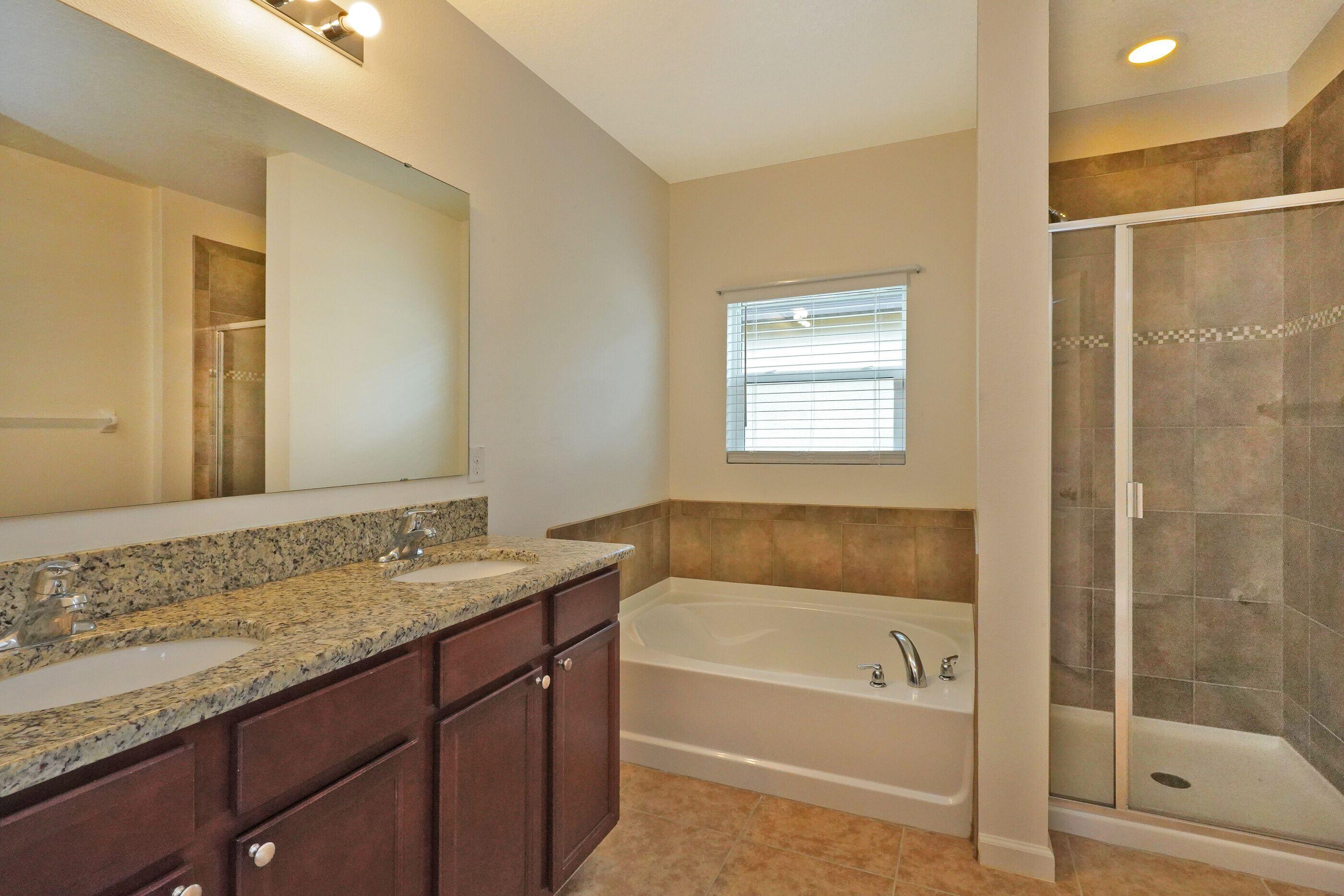 740 Fiddleleaf Circle Melbourne, FL 32904 - Photo 11 of 22 Master Bathroom