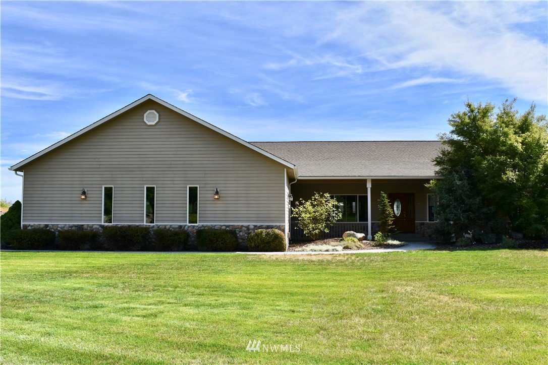 281 Basalt Springs Way, Yakima, WA 98908 Compass