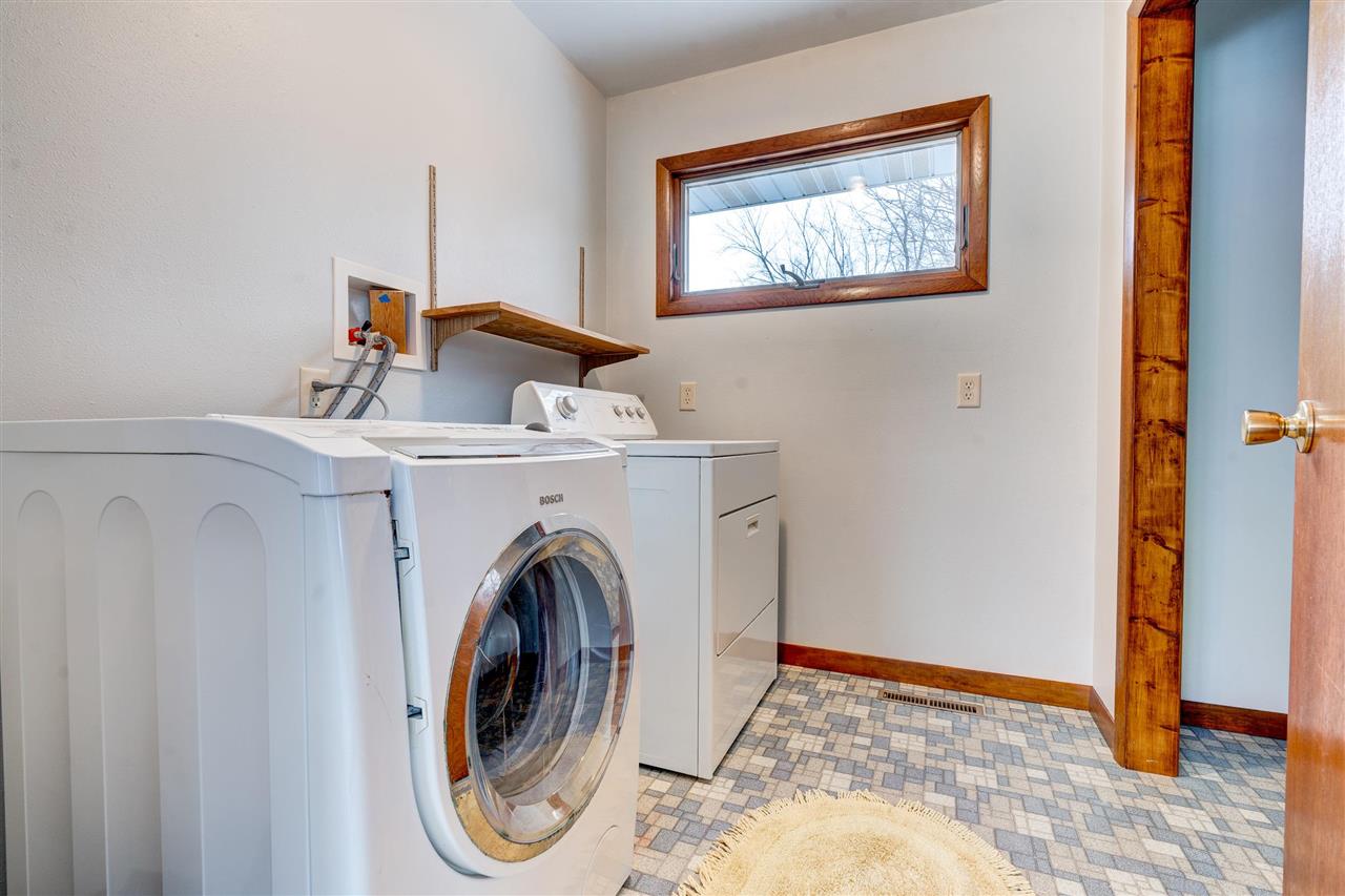 1230 Ridge Road Columbus Junction, IA 52738 - Photo 19 of 41 Gallery Image 19